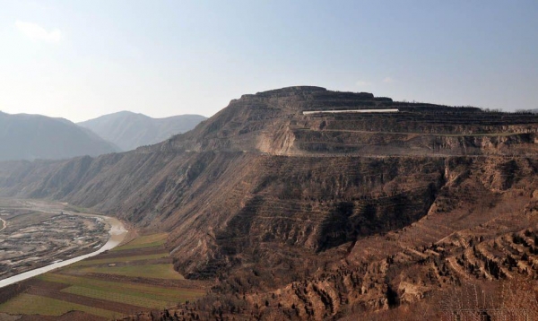 湖南铜川鑫泰实业有限公司灰岩矿110万吨、年露天采矿工程