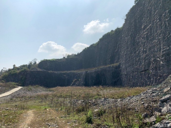 河南广西巴马桂玛矿业有限公司弄腊方解石矿露天开采工程